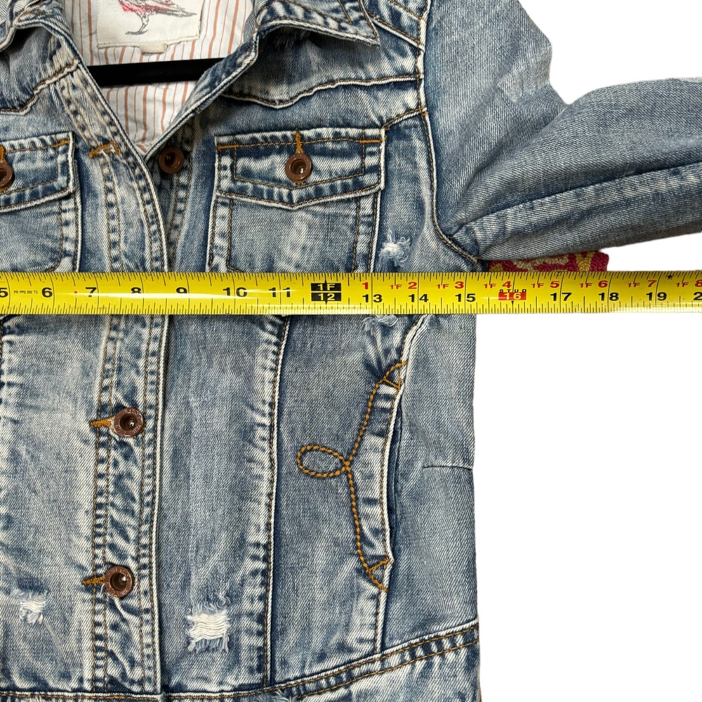 White Crow Women’s Blue Distressed Embroidered Denim Jean Jacket Size Small - Picture 11 of 12